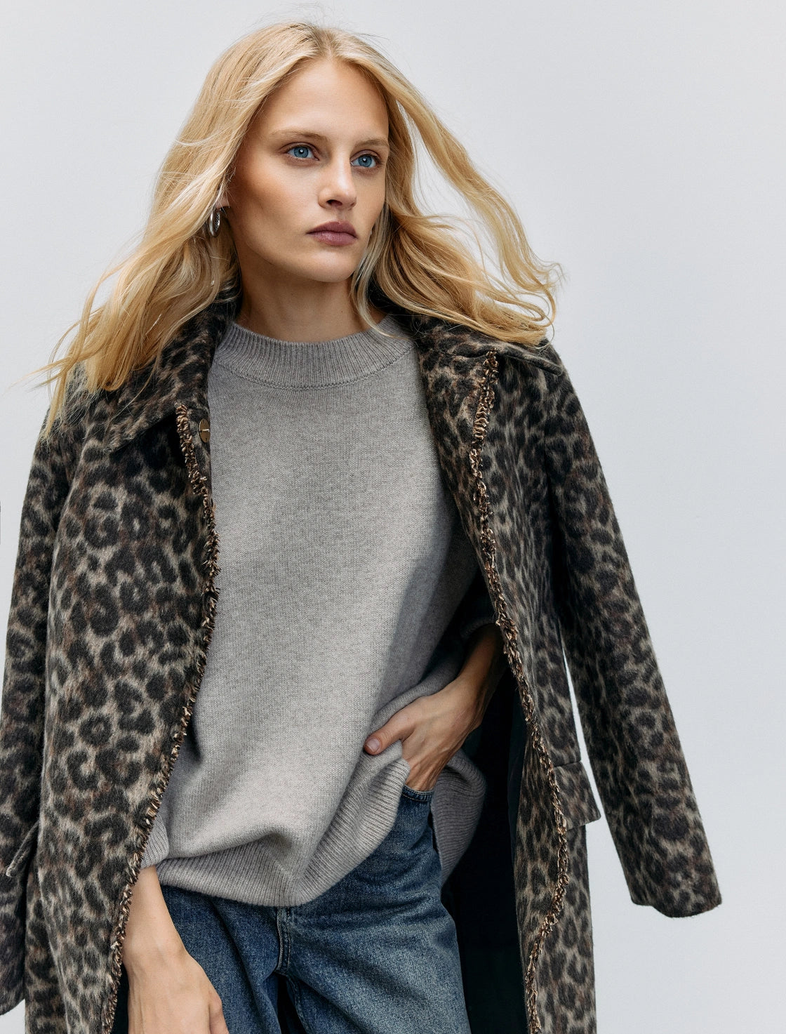 BASIC SOFT KNIT SWEATER
