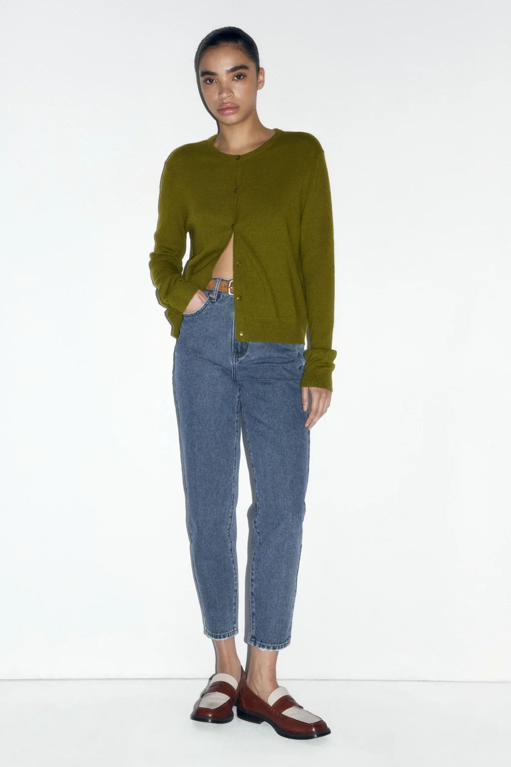 M1632 HIGH WAISTED MOM FIT JEANS