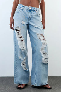 JEANS RELAXED OVERSIZE ROTOS TIRO MEDIO