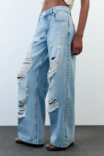 JEANS RELAXED OVERSIZE ROTOS TIRO MEDIO