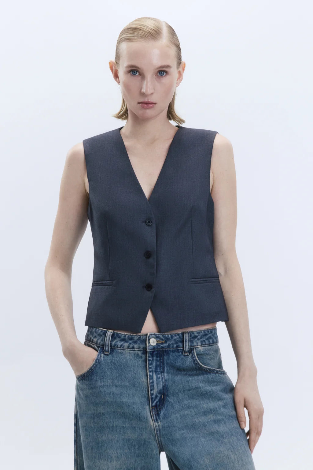 TAILORED VEST