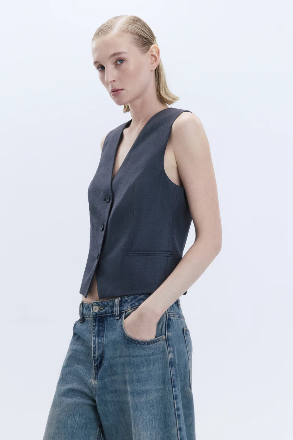 TAILORED VEST
