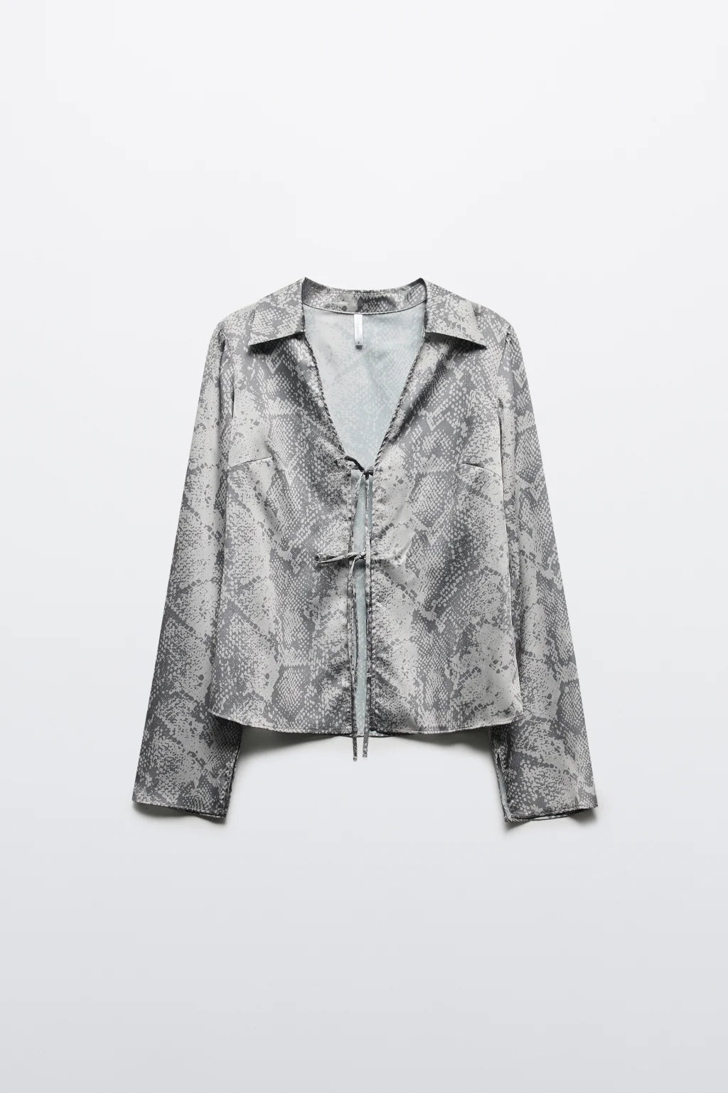 BLUSA SATINADA ESTAMPADO ANIMAL