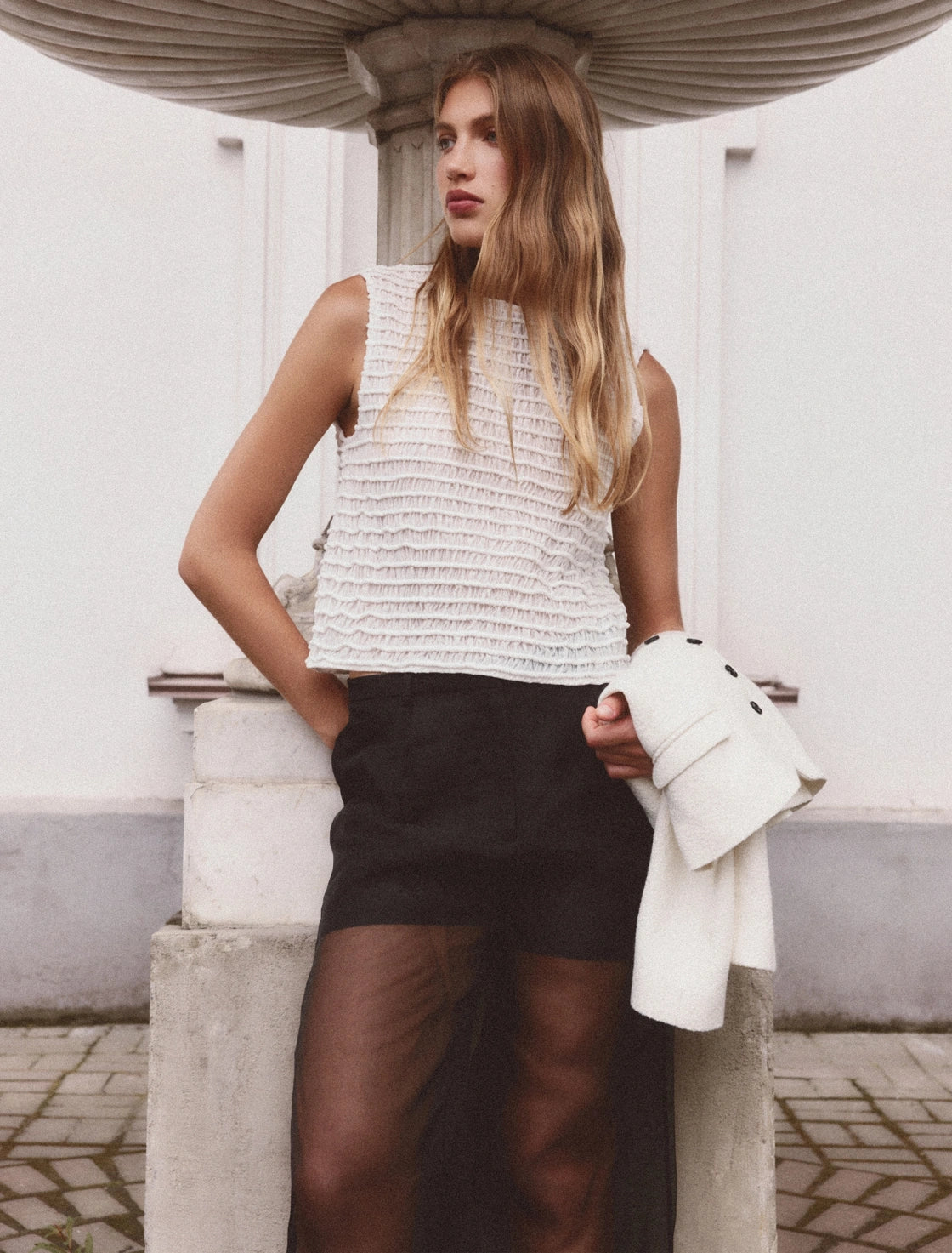 TEXTURED BOW TOP