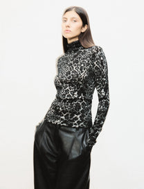 ANIMAL PRINT FINE KNIT SWEATER