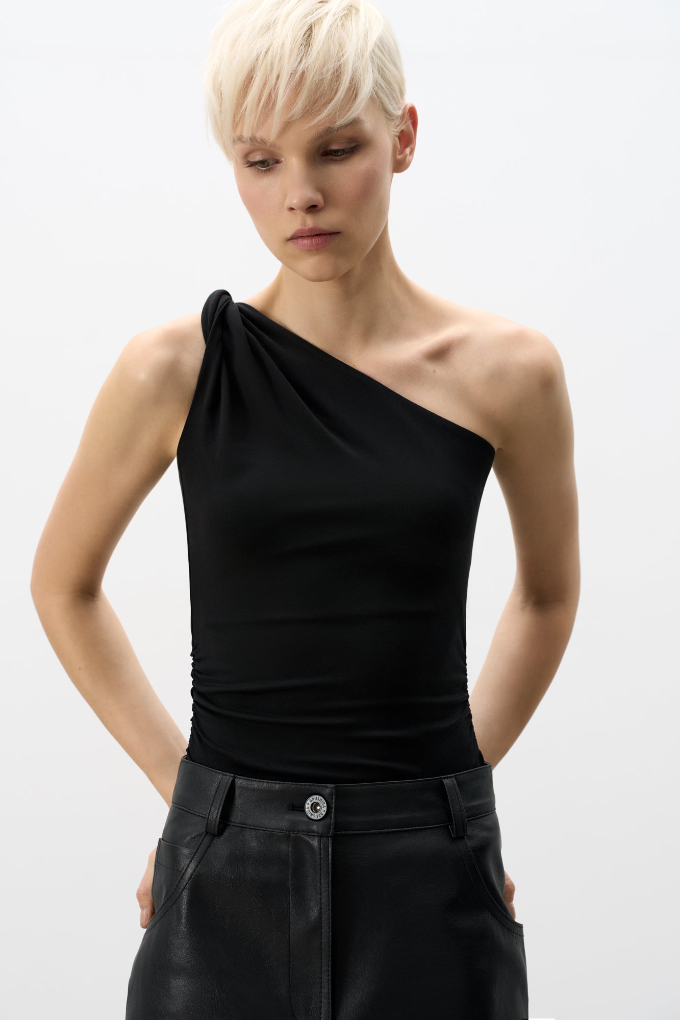 ASYMMETRIC TOP